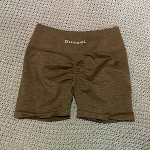 Sunzel brown shorts booty scrunch cinnamon brown size large gym workout